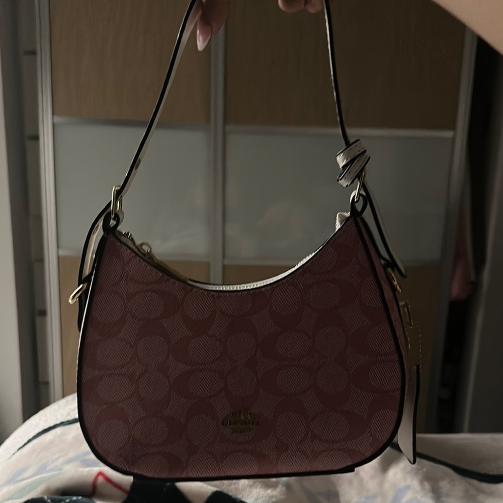Coach Pink Leather Shoulder Bag Classic Design